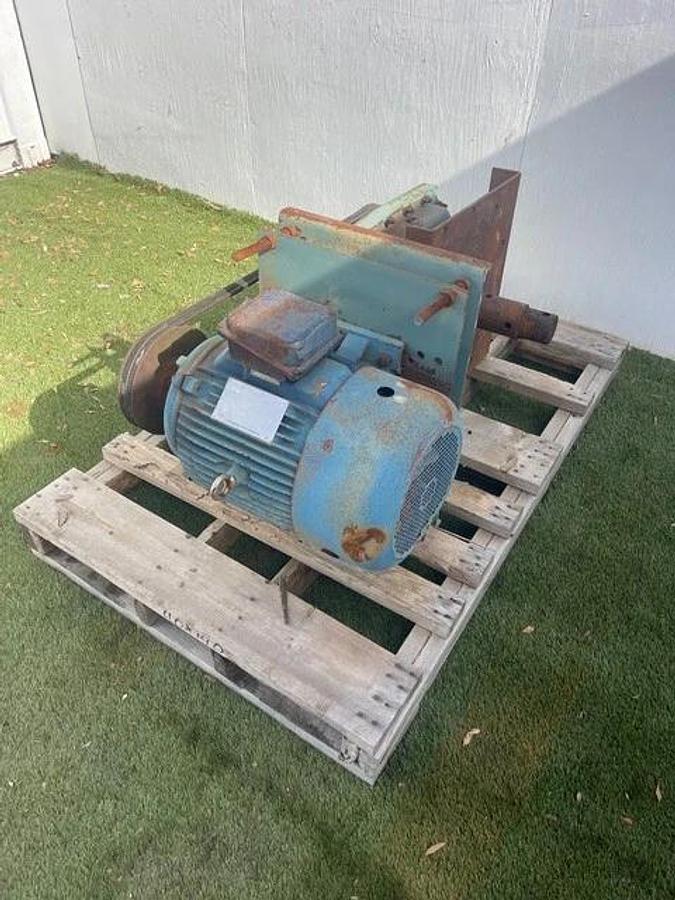 Used Dodge TA4207H9 Speed Reducer, Ratio 9.23:1 w/ North American Elec 25HP, 1760 RPM