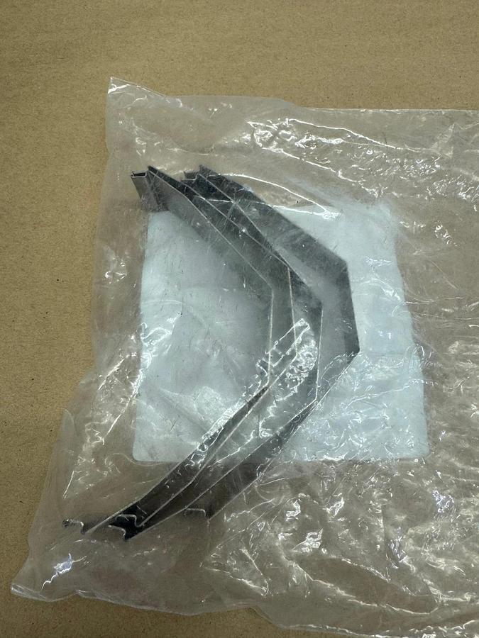 Panduit CDCLP4 Quick Mounting 4” Corner Wiring Duct (4 pcs) *NEW*