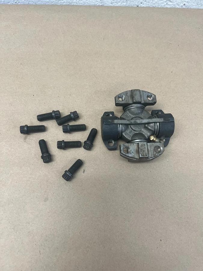 Neapco 1-2171 U-Joint, Forklift