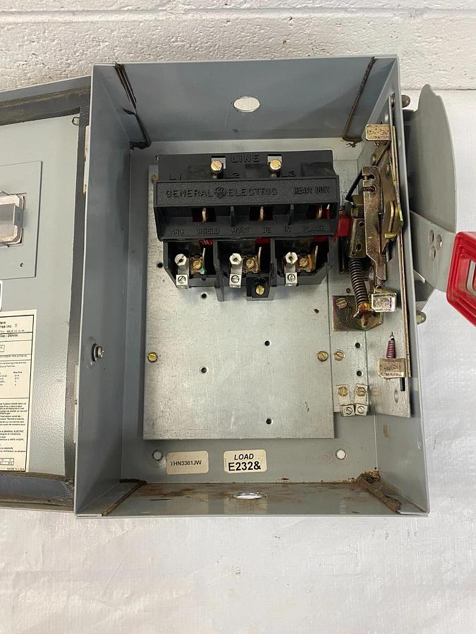 Used General Electric THN3361JW Heavy Duty Safety Switch Non-Fusible 3 Pole 30A