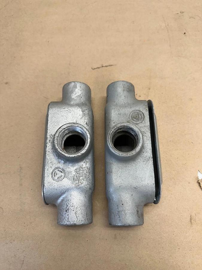 Used Appleton Unilet 1 T Form 35 1-1/2” Metal Conduit Lot of 2