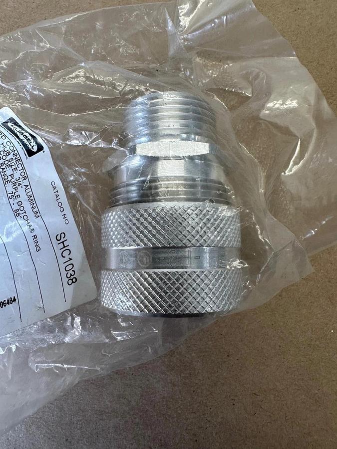 Used Hubbell SHC1038 Cord Connector, 3/4” Lot of 4 *FACTORY SEALED*