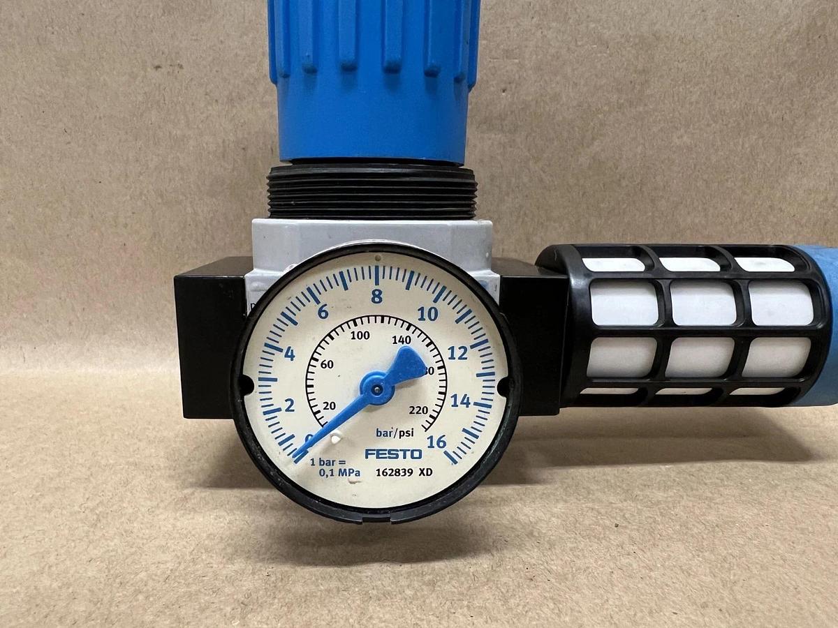 Used Festo LR-D-MIDI Pressure Regulator w/ Pressure Gauge 0-16 Bar