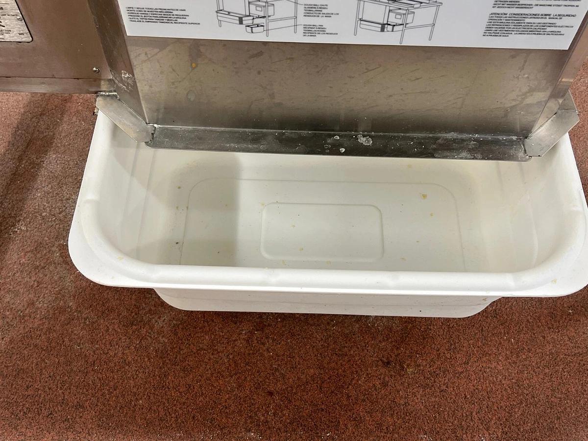 Used Ayrking BBS-U Table Breader/Blender/Sifter 1/6Hp, 2.3/1.2A, 115/230V