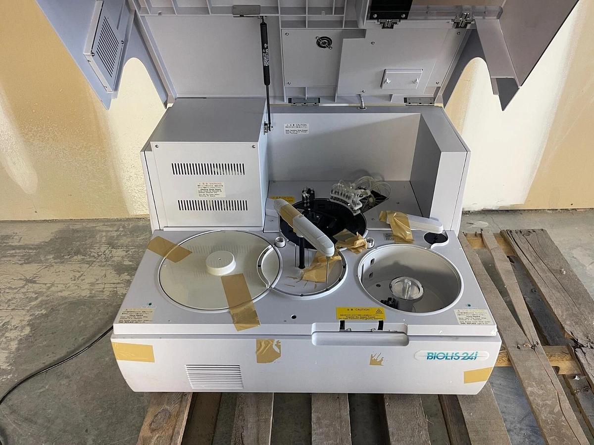 Tokyo Boeki Machinery LTD Biolos 24i Automated Clinical Analyzer