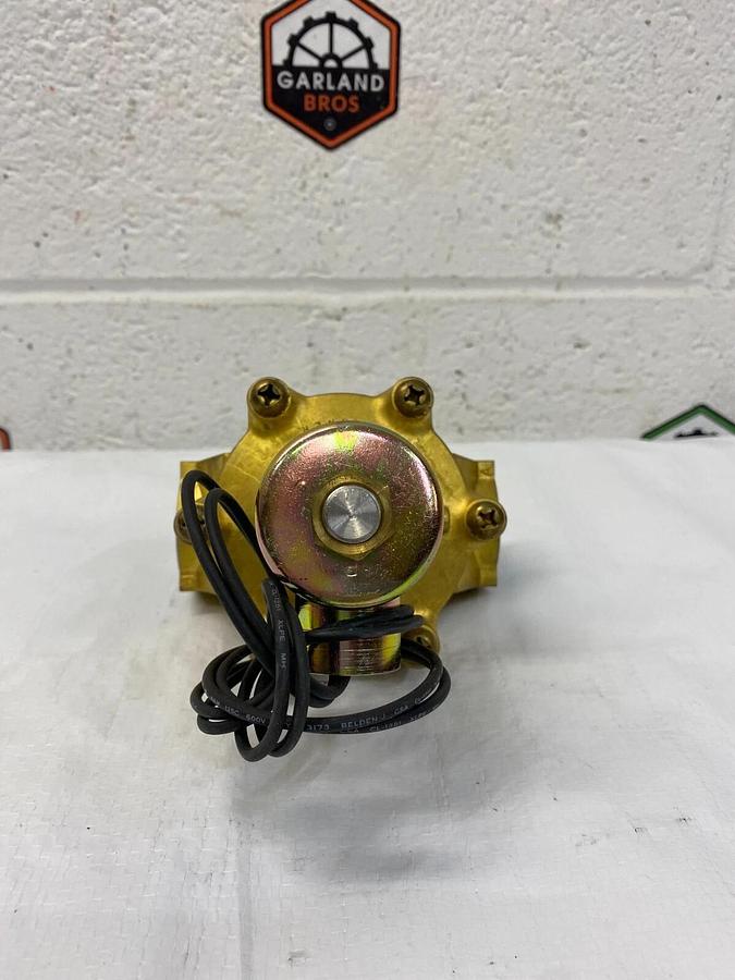 Used Skinner Valve Division L2LB6150 Solenoid Valve