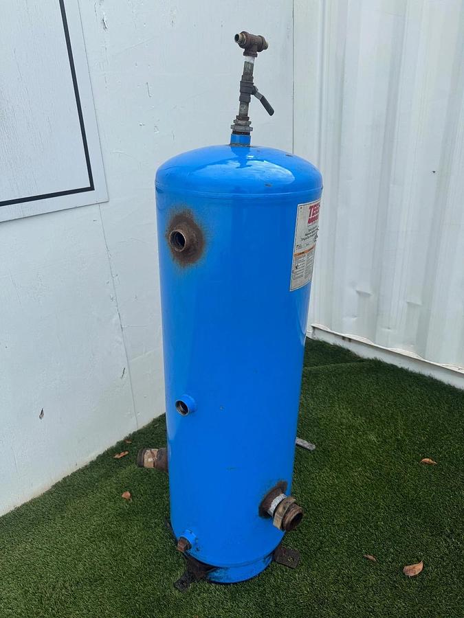 Used Teel 3P272D Epoxy-Lined Tank 42 Gallons, w/ Ball-Valve Fitting