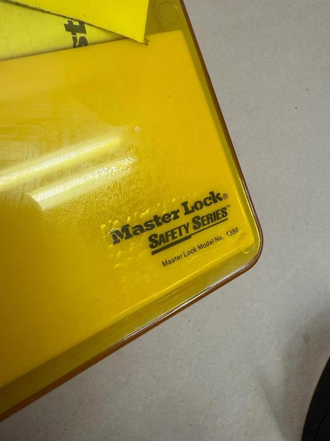 Used Master Lock 1850 Safety Series, Lockout/Tagout Station