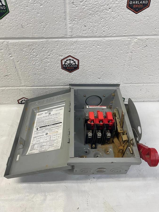 Used Siemens HBF361R Heavy Duty Safety Switch 30A 600VAC 250VDC
