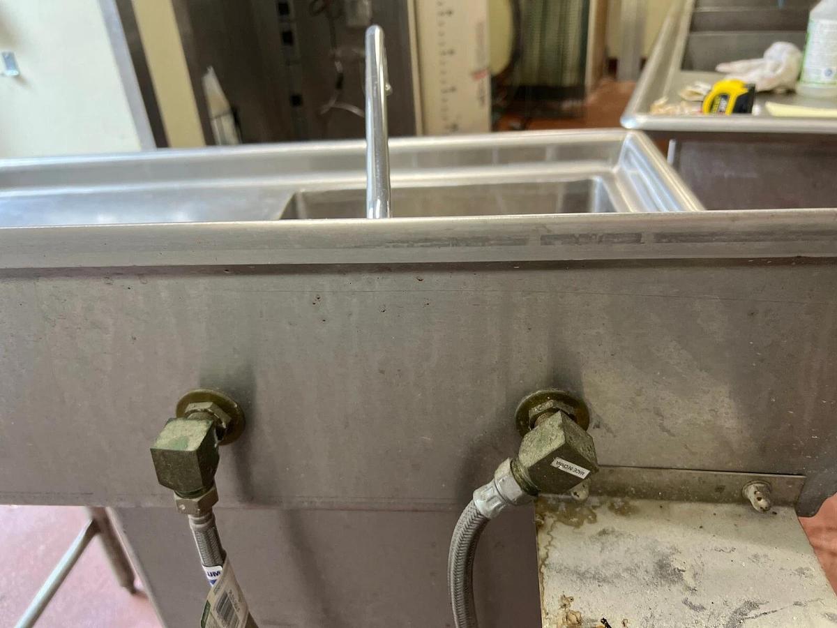 Used Select Stainless 24” x 18” x 13” Sink, Workstation/Table