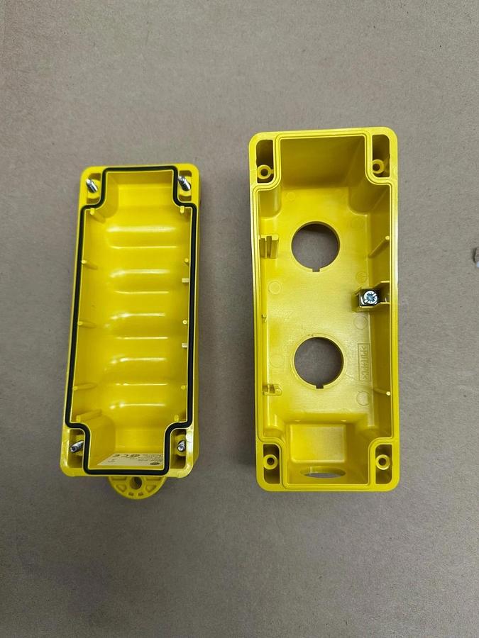 Used Allen Bradley 800F-F25 Plastic Enclosure *NEW*