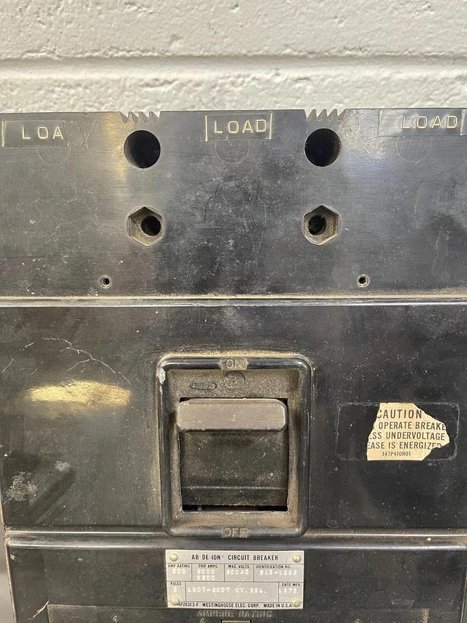 Used Westinghouse 51E-1225 AB DE-ION Circuit Breaker, 500 Amp Rating, 600 VAC