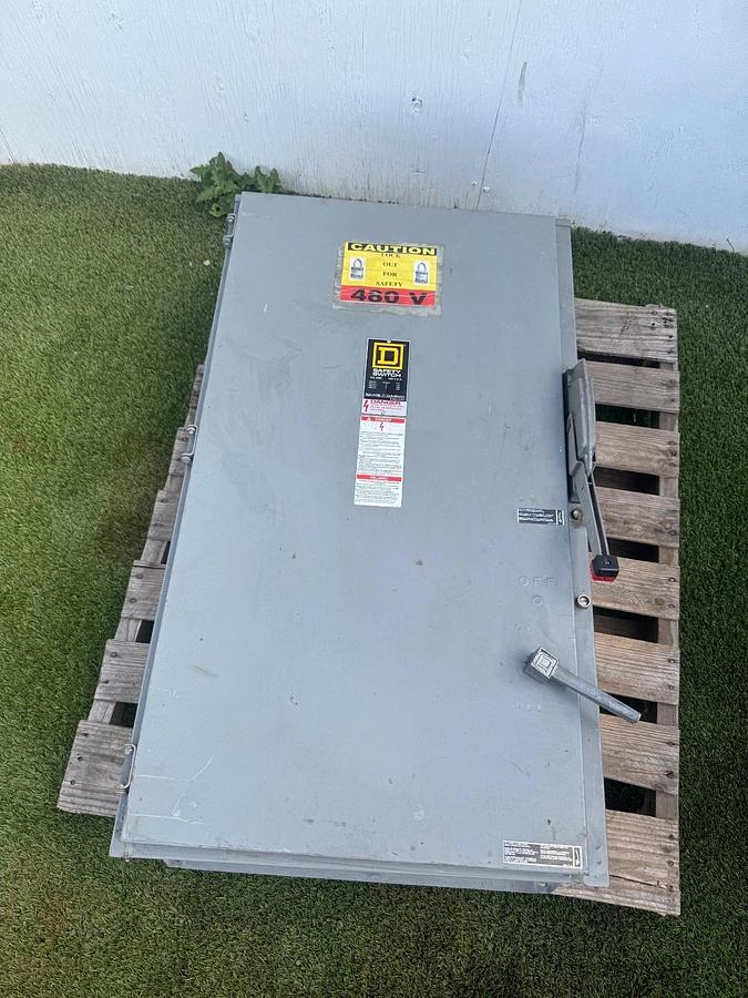 Used Square D HU365AWK 400A Safety Switch, 600VAC, Series E2
