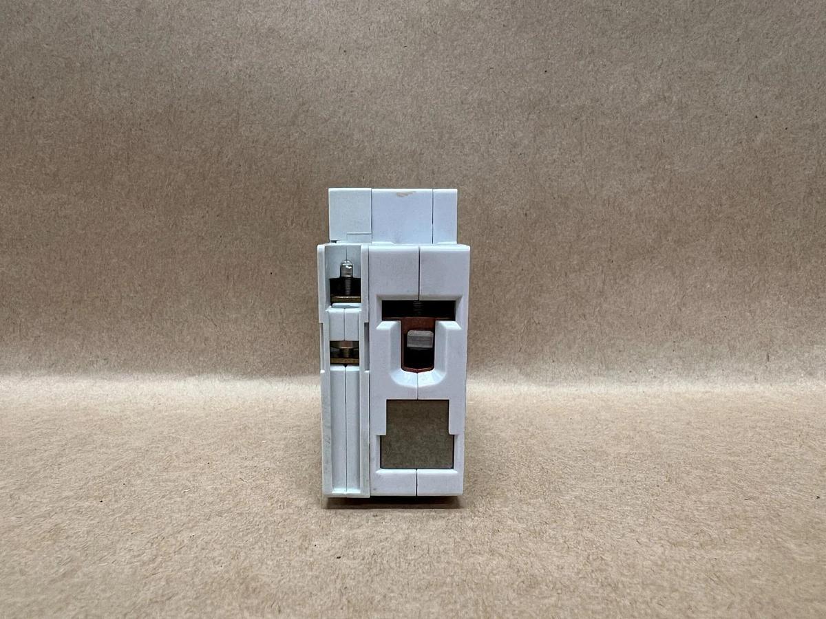 Used Siemens 5SX41 C16, 230/400V Circuit Breaker - Lot of 2