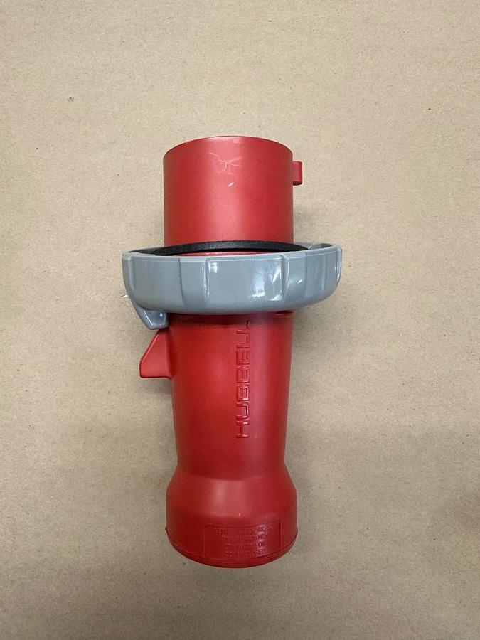 Hubbell HBL430P7W Pin and Sleeve Plug