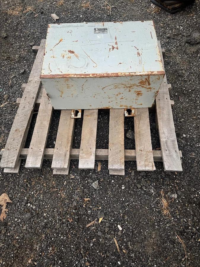 Used Westinghouse 6E997 Transformer, 30 kVA, 208-120/460V, Type EPT