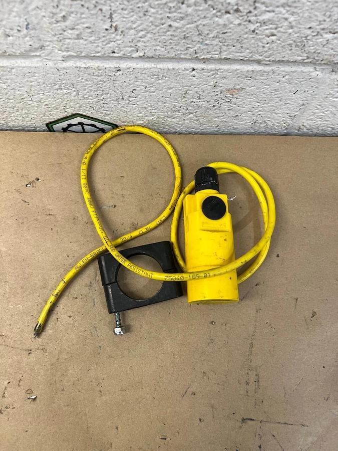 Used Turck BC20-K40SR-FZ3X2 Capacitive Sensor