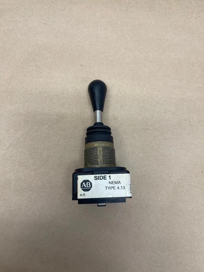 Used Allen-Bradley 800T-T4T8 Toggle Selector, NEMA Type 4,13 , Series T