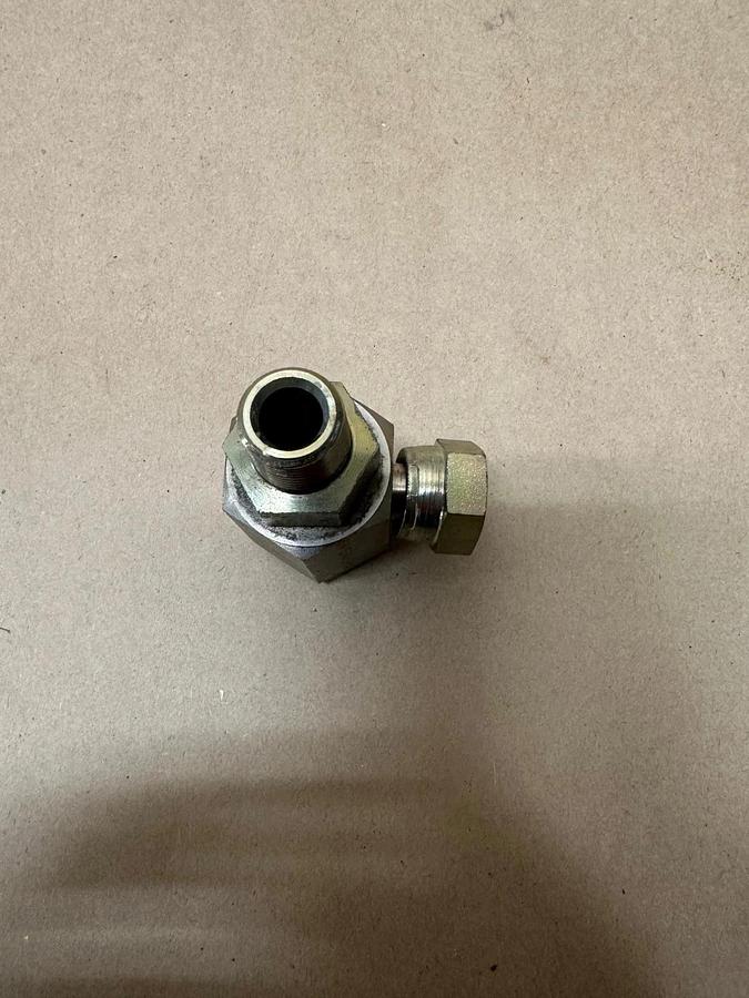 5500-5500-5500, 3/8 Male x 3/8 Female 90 Degree Hydraulic Fitting *NEW*