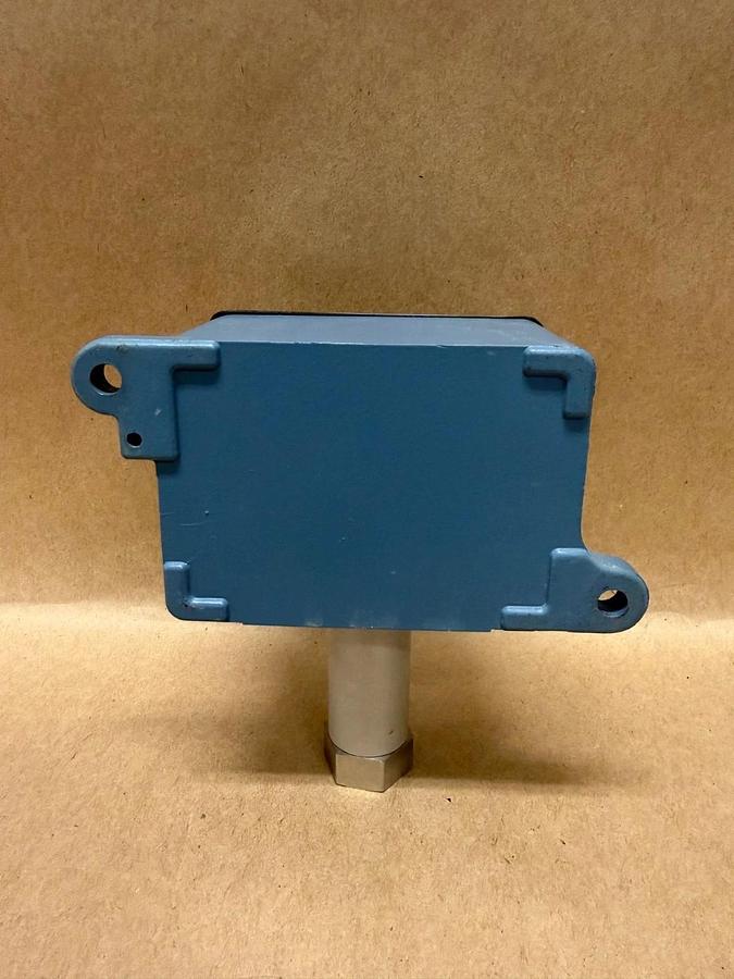 Used United Electric J6-356 Pressure Switch