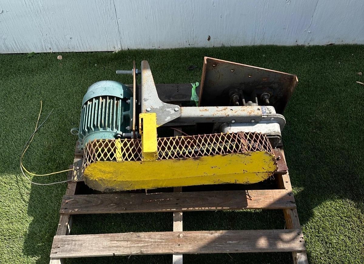 Used Falk 2115J Gear Drive 14.01:1, 3Hp @ 1755RPM, Pulley, Motor Mount, Bushing