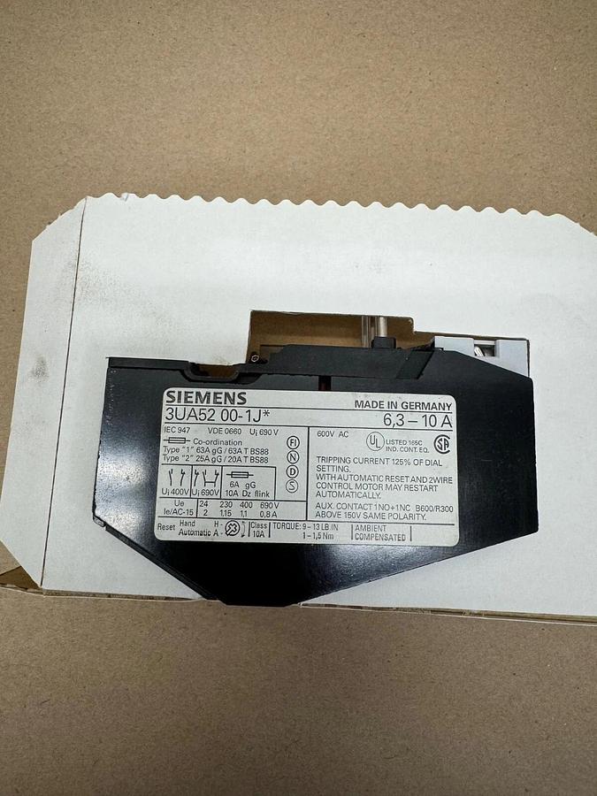 Siemens 7PU1540-1AK23 Timing Relay, AC 120-127V, 50/60Hz