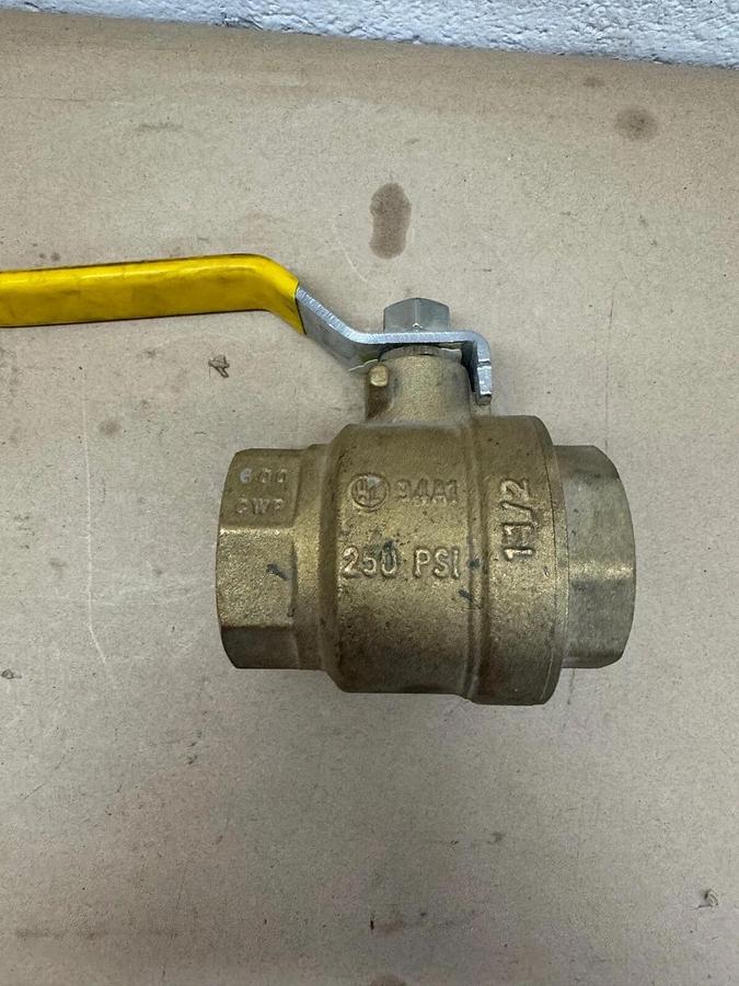 Used Apollo 94A1 1-1/2” Brass Two-Way Valve, 250 PSI, 600 CWP