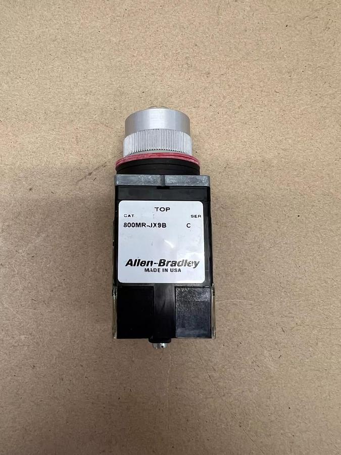 Allen Bradley 800MR-JK9BB Ser. C 3 Position SPR. RTN. Switch Unit