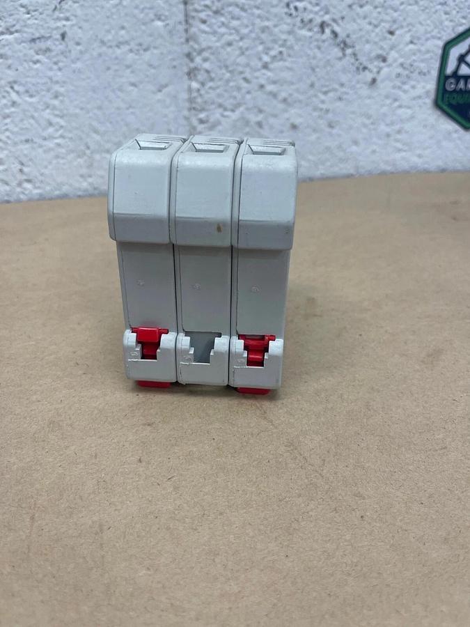 Used Cooper Bussmann CHCC3D Fuseholder, 3 Pole, 30 A, 600 V