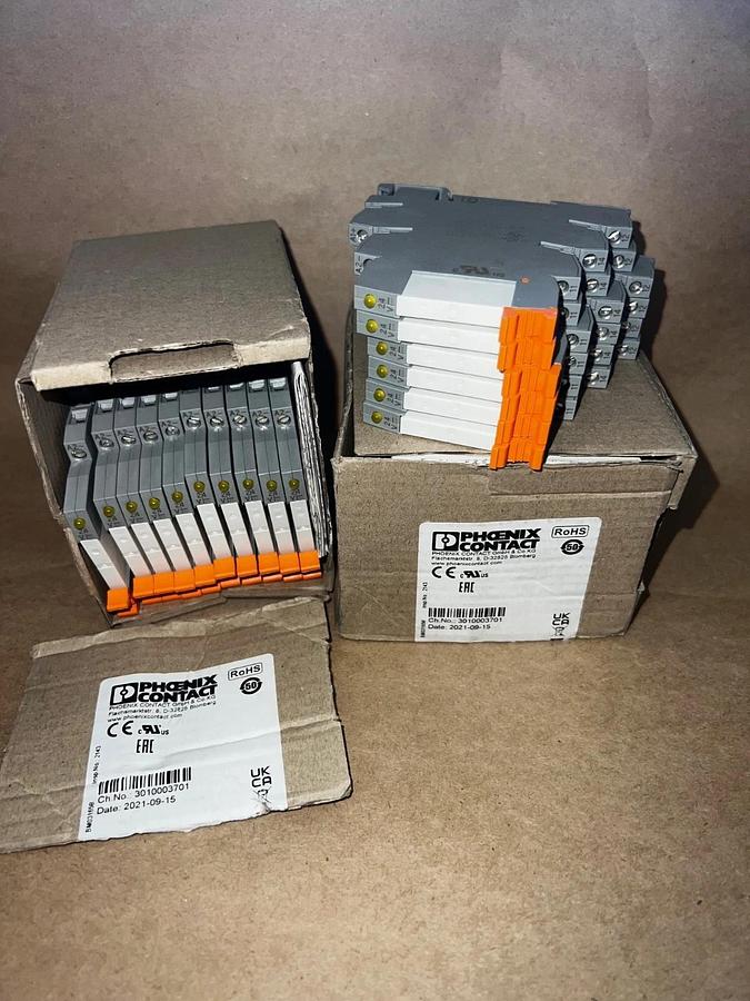 New - open box Phoenix Contact PLC-RSC-24DC/21 Interface Relay Module (Lot of 26) *NEW*