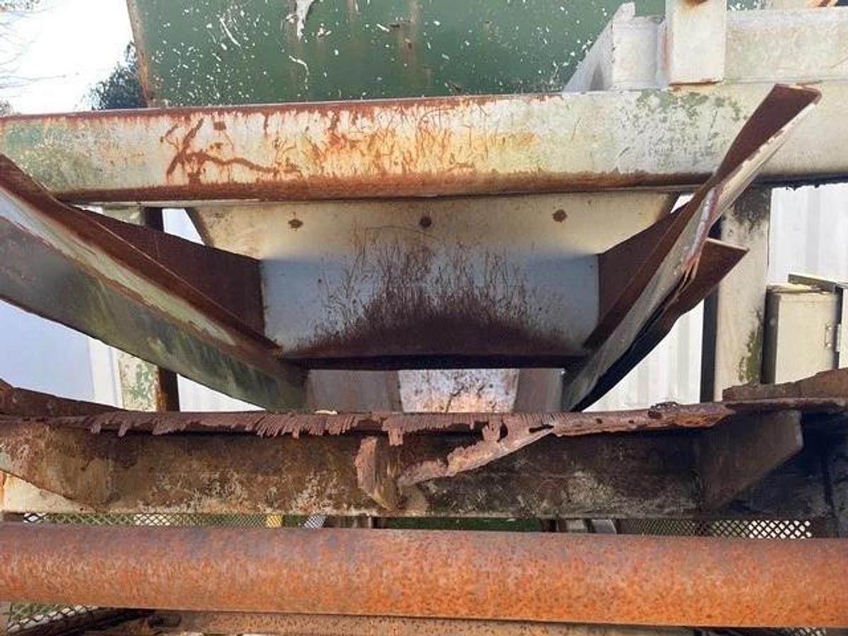 Used Feed Hopper, Drag Chain, 95 cu/ft, No Drive, Chain W:36” L:10’, Discharge H:6'