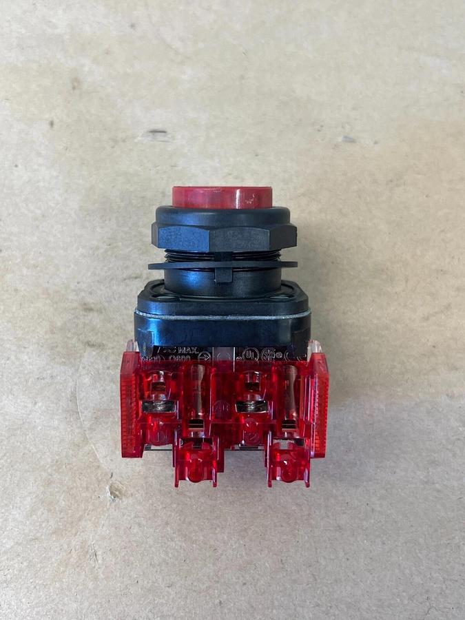 Used Allen Bradley 800H-BR, Series F, Type 4, 4x, 13 w/ 800TC-XD2, Series D