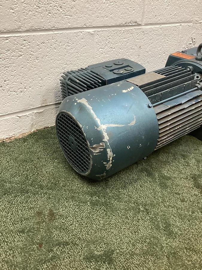 SEW-Eurodrive RF77DT100L4/BMG/MM30 Motor/Gearbox 880152201.06.06.001