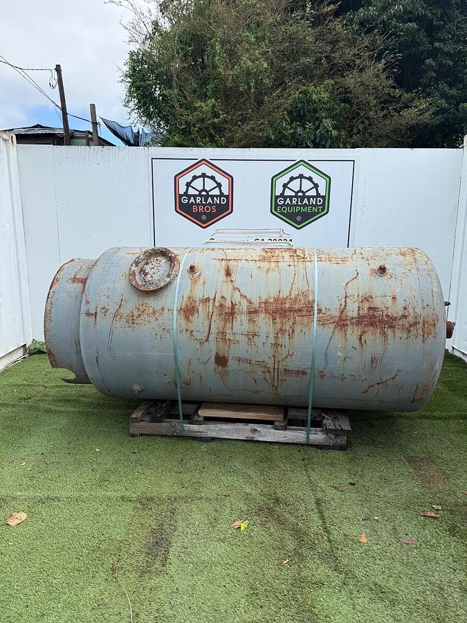 Used Pressure Tank 118”x40”x40” Tank, 530 Gallons
