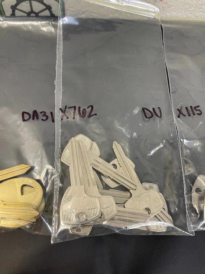 Used ilco X210 DA31, X762 DU, X115 DA23, Assortment of Nissan Key Blanks - Lot of 27