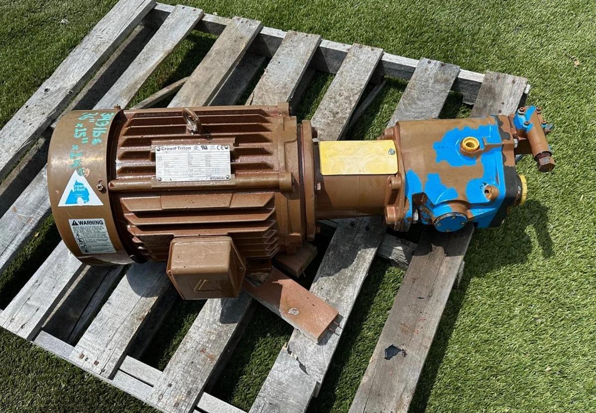Used Vickers Hydraulic Pump 1117 w/ Crown Triton HKS215PR235R, 10Hp, 1760RPM Motor