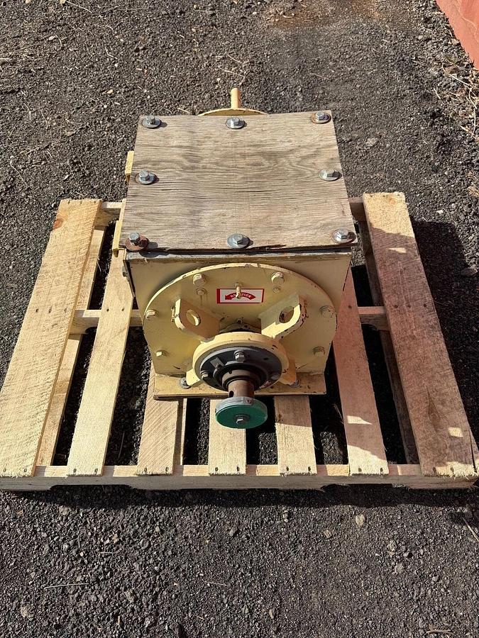 Used Western Pneumatics FDRW141801RD 14” x 18” Airlock