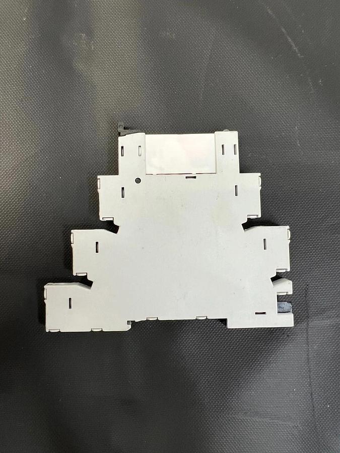 Used Allen Bradley 700-HLT1Z Series A Socket w/ TBR24 Relay - Lot of 3