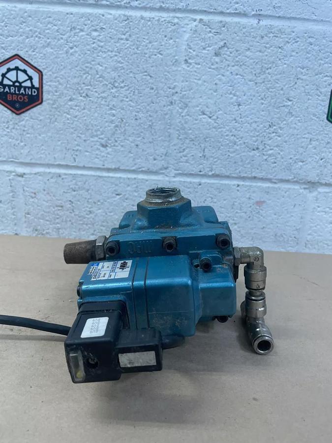 Used MAC 57D-32-521JC w/ 224B-521JJ Solenoid Valve 3-Way Actuator