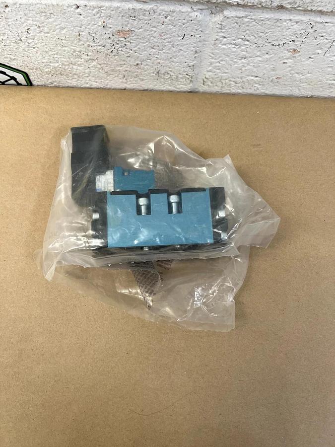Used MAC MV-B2A-AAAA-DM-DJAJ-1JJ Solenoid Valve