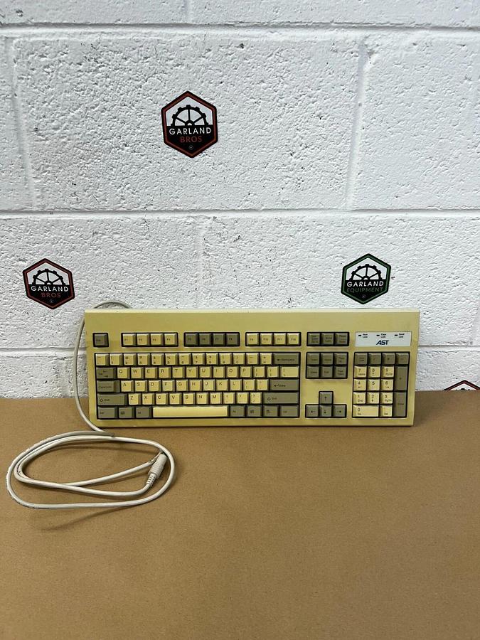 Used AST SEM-DC8H Keyboard