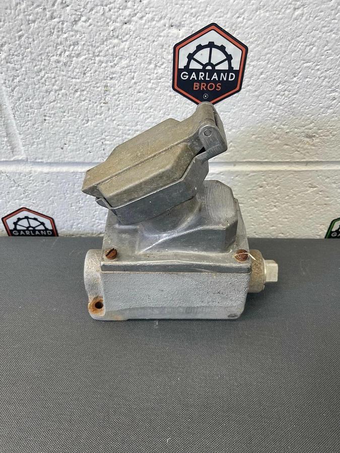 Used Cooper Crouse-Hinds ENR5201 Explosion Proof Receptacle Box, 20 Amp, 125 VAC