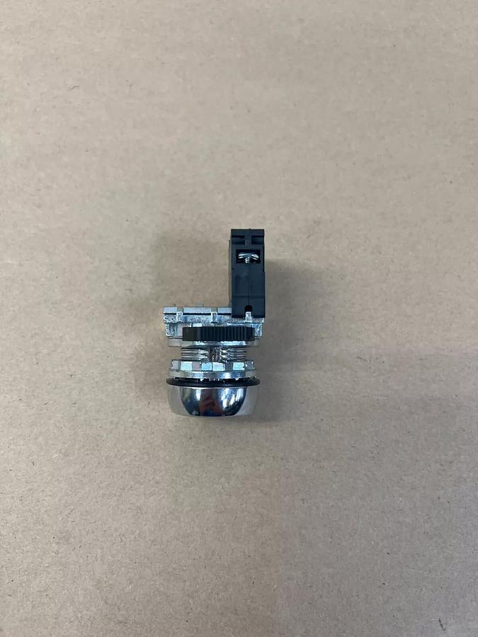 Used Allen Bradley 800F-X10 Series A Green Start Button