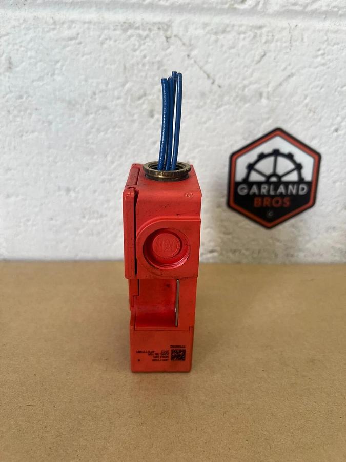 Used Allen Bradley EN/IEC-60947-5-1 IP67 Trojan 5 Safety Switch