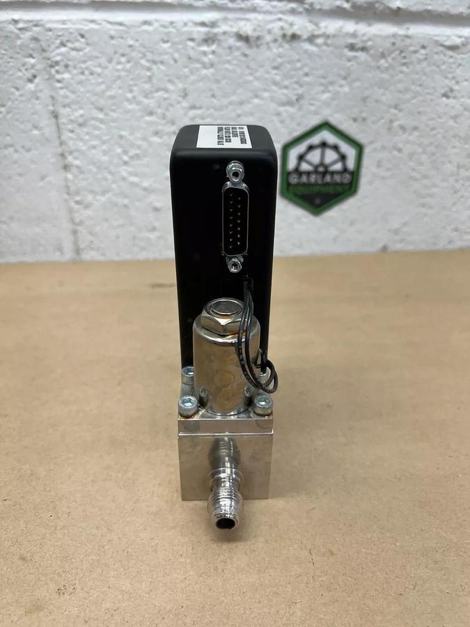 Used Brooks 5850 EM Mass Flow Controller, Chlorine, 200 SCCM Flow Rate