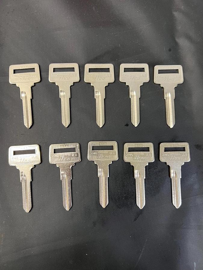 Used Ilco X140 VL8 Key Blanks for Volvo - Lot of 10