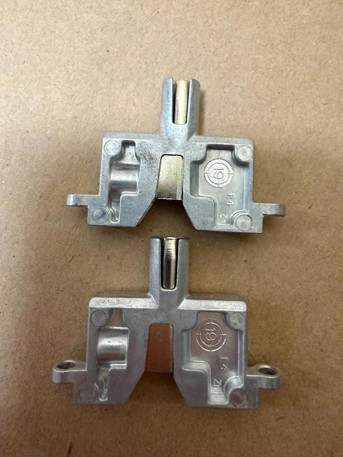 Used Phoenix Contact HC-1/2M-UT-F-6-PE Contact Insert Module - Lot of 2 *NEW*