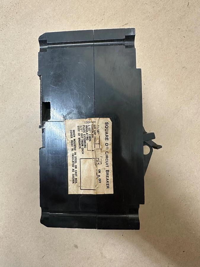 Used Square D LL-1939 15A 3 Pole Circuit Breaker