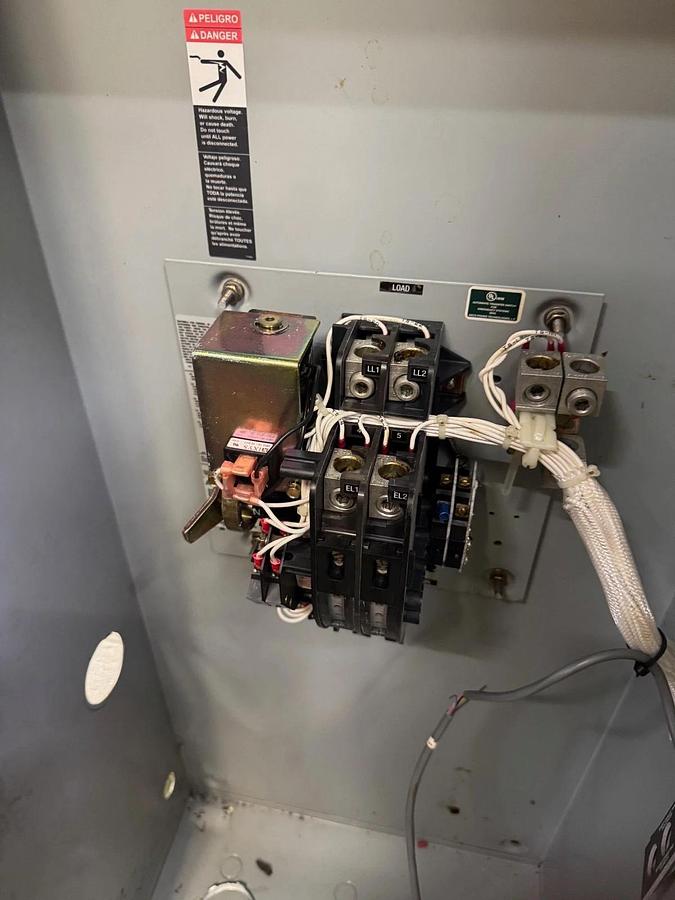 Used Asco D07ATSA20200F5XC 7000 Ser Automatic Transfer Switch 200A 240V Missing Knob