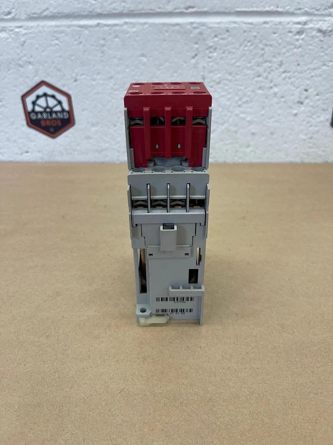Used Allen-Bradley 100S-C09DJ404C Complete Device Safety Relay, Ser A, 24VDC, 24A